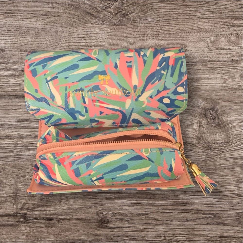 Simply Southern Tropical Leaf Travel Bag